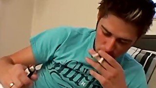 Twink loves smoking and giving head