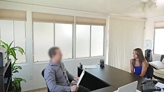 LOAN4K. Zarte Kreatur hat unerwarteten schmutzigen Sex im Kreditbüro