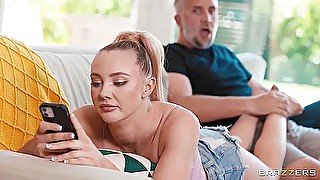 Paisley Porter - Exxtra - Curvy Dirt