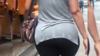 Milf jiggle booty