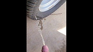 Watering The Tire 《4k》