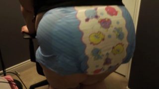 BBW desperately wets diaper