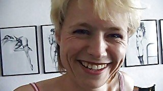 Blond slut has a great time at the casting