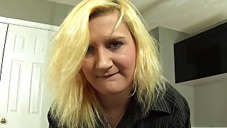 Bonde Stepmom Gives A Lotion Handjob