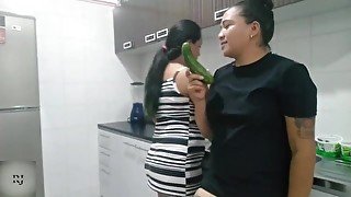 michell ven y te enseño como se come un pepino