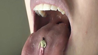 Long Tongue - Zinaida Mouth Tour