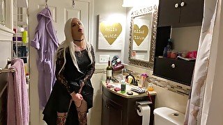 Loading Video Emo Crossdresser Puts On Buttplug And Jerks Off