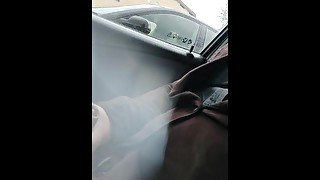 Real Amateur - Handjob in car in public park