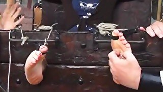 Renfaire tickle 1