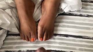 Cummy ebony orange toes