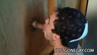 Hot dude tries the glory hole