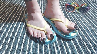 Lemon blue flip flops super long nails