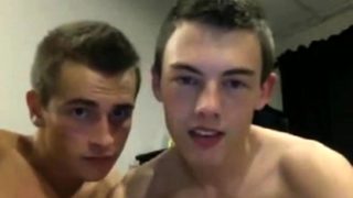 Two cocky twinks in love and naked on cam