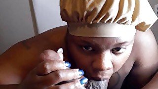 Ebony bonnet loves to suck dick