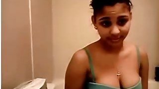 Dark skinned teen 18+ bates on cam