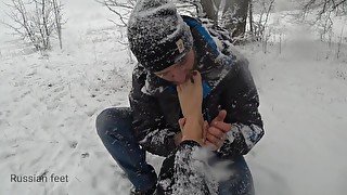 Forest licker is sucking toes for water (scene)