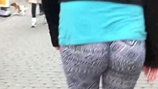 Amazing ass walking down the street