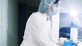 The nurse performed a manipulation to deprive the patient of virginity, hard fucking the guy to cum