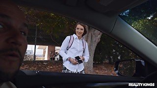 Hitchhiker Natalie Porkman shows her gratitude with a blowjob