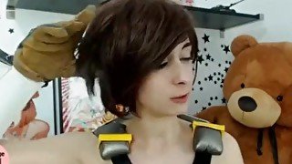 Tracer masturbating