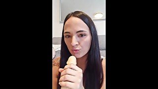 MASTURBATE MIENTRAS TE DIGO COMO MASTUBARTE ! ! - JOI - CLAUDIA BAVEL