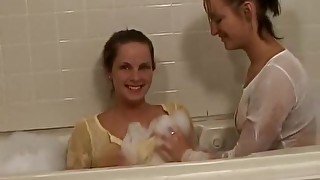 Hot Lesbians Making Out in Bathtub