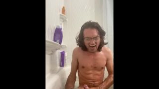 Masturbating in the bath feels so good!