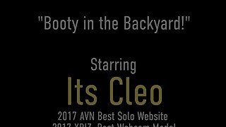 Unabashed Naked Webcammer Its Cleo Fucks Her Tight Asshole In The Back Yard