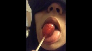 Latina Lip Lollipop Action