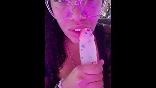 Sexy bbw sucking her dildo