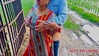 Desi outdoor village sex with boyfriend while pissing