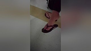 Amateur Lady Didnt Notice I Filmed Her Sexy Feet In Flip Flops