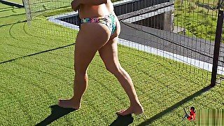 GIRL ON VACATIONS LOVE TO TEASE HER BF SHOWING OFF HER BIG PUSSY IN HER NEW BIKINI