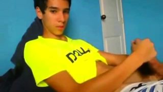 Latino Twink Shows Off When Jerking