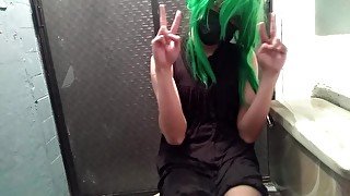 Trapito Cosplayer Se Masturba En El Baño (Muy Puta) [TEASER]