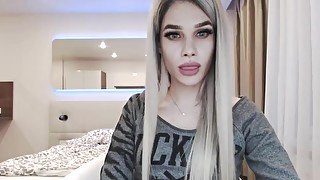 Young Webcam Tranny Plays With Cock