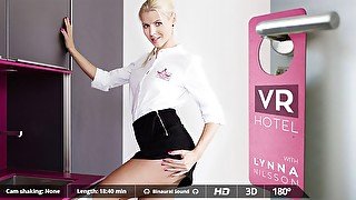 Lynna Nilsson Manu in VR Hotel - VirtualRealPorn