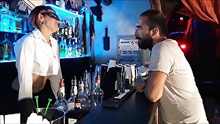 Grossa Sorpresa Al Bar - Sex Movies Featuring Miss Mina Pornostar