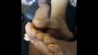 AMATEUR FOOTJOB ft. dcfootqueen