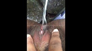 Sri Lnakan girl Hard pissing කෙල්ලගේ සැර චු පාර