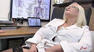 Male patient fucks mature twat of British doctor
