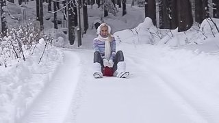 Wild blonde Yvonne toys her pussy outdoors in the snow