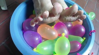 Exciting foot fetish with balloons