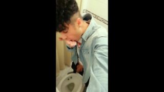 Twink drinks own piss - using hand for drinking pee