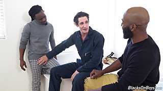 Video of a white dude having passionate interracial gay threesome