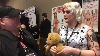 T-Girl Porn Star Isabella Sorrenti w/ Jiggy Jaguar AVN Expo 2017 las Vegas