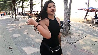 Big ass teen 18+ amateur from Thailand made a porno movie with big dick tourist