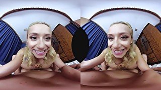 Squirting Concubine Veronica Leal VR porn