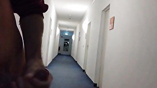 Guy masturbate in the hotel corridor cumshot