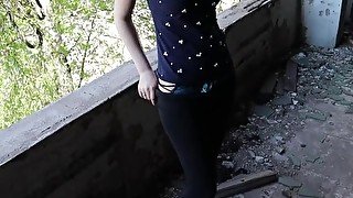 Beautiful Sex With A Beautiful girl In An Abandoned Building